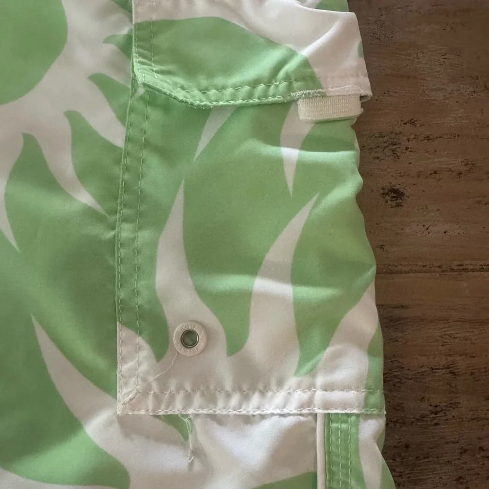 ISLAND COMPANY Board Shorts Men’s SZ 34 Green Drawstring Pockets Swimwear EUC